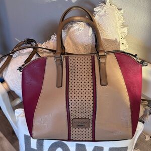 Guess shoulder/crossbody bag!